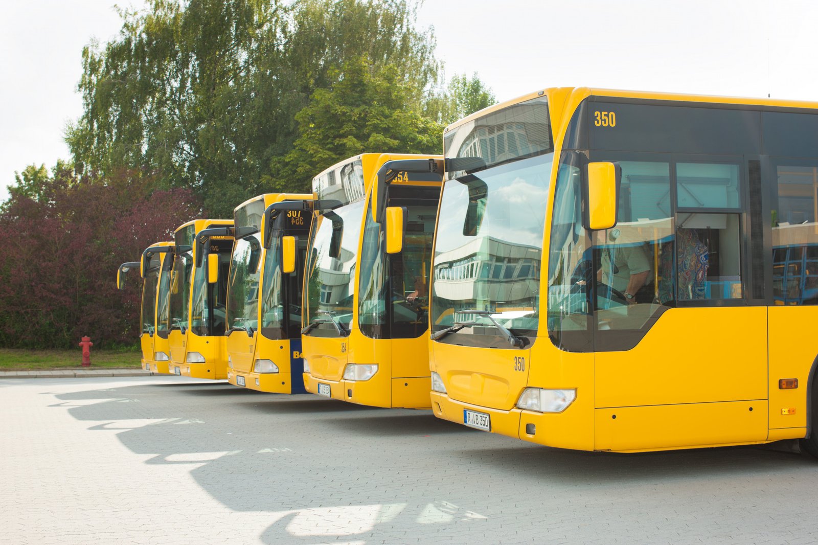 Buses tracking and management