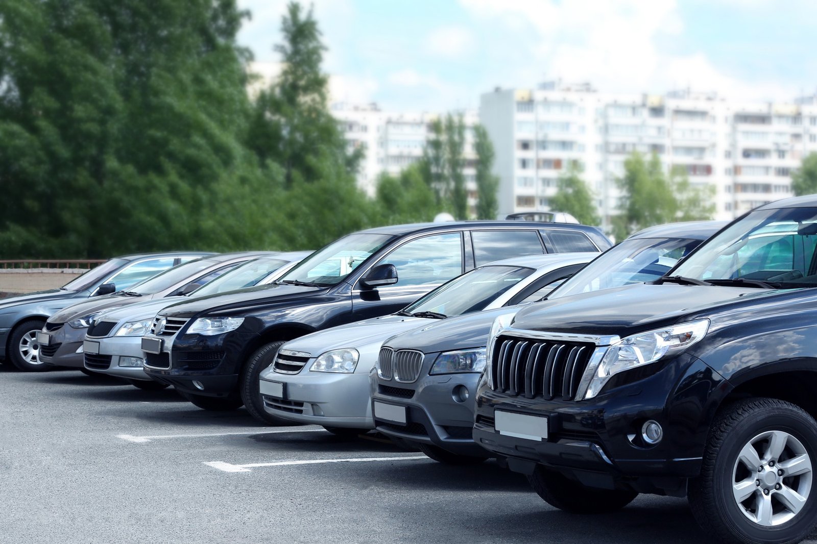 Cars tracking and management